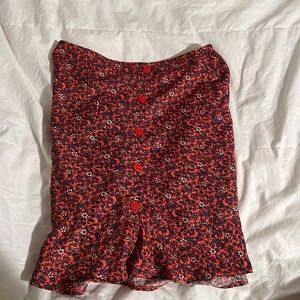 Super cute skirt. Never worn. Perfect for summer